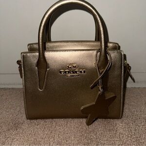 COACH CW024 Andrea Carryall Bag In Pearlized Smooth Leather Light Champagne NWT